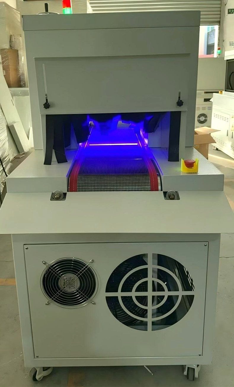 Túnel de curado UV-LED con cinta transportadora (PLC + pantalla táctil, compacto)